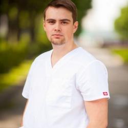 Виктор Емельянов